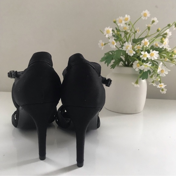 VERO CUOIO VANELI Women's Black Ankle Strap Heels Open Toe Size 7,5 - Picture 8 of 14